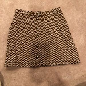 Forever 21 zig zag button up skirt